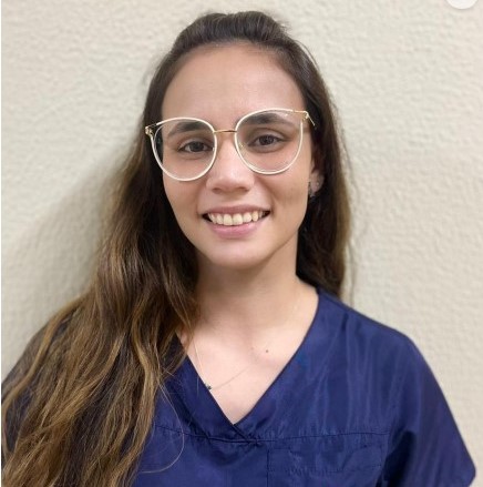 Dra. Mayara Reis — Dermatologia Veterinária no HVPET Londrina