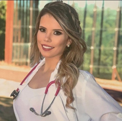 Dra. Nayara Guimarães — Acupuntura e Fitoterapia no HVPET Londrina